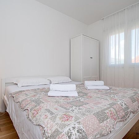 Apartment Nikola Kaštel Novi Exterior foto