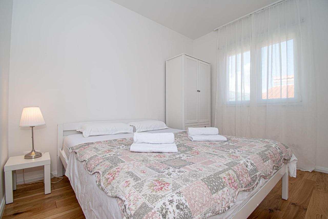 Apartment Nikola Kaštel Novi Exterior foto